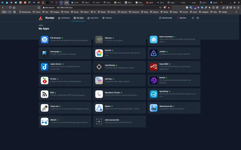 Screenshot of my Runtipi dashboard